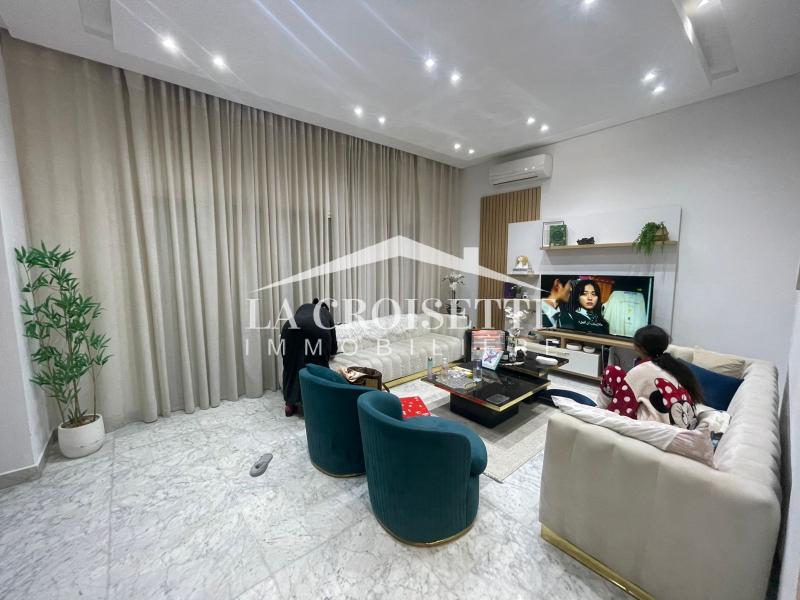 Villa S+3 avec piscine à La Soukra